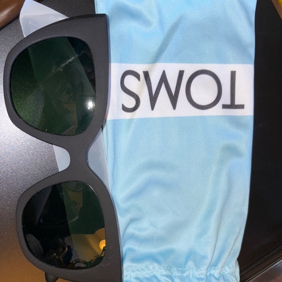 TOMS Black Sunglasses with Light Blue Pouch - Sydney - Picture 1 of 3